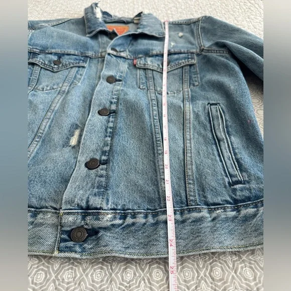 Levi's Men’s Denim Trucker Jacket Medium Wash Distressed Size M - Picture 8 of 10